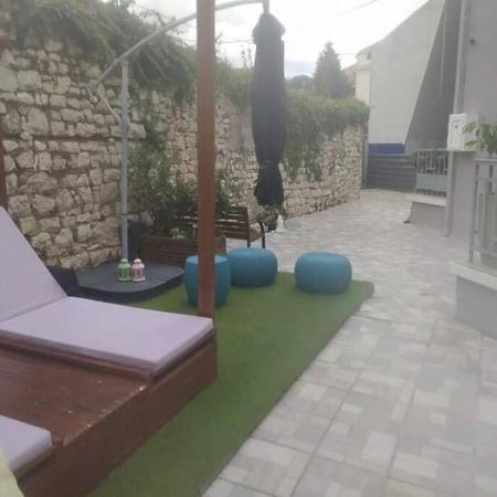 Οικία Με Αυλή Και Πάρκινγκ, Μέσα Στο Κάστρο Της Πόλης Villa Янина Екстериор снимка